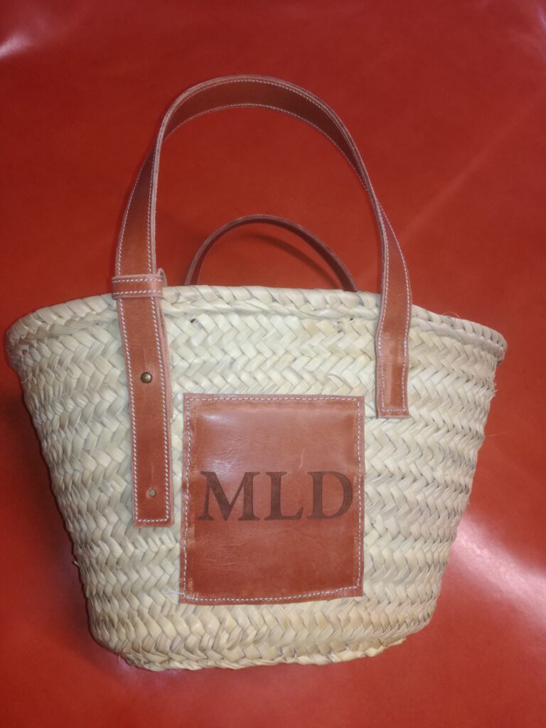 Bolso de esparto con iniciales