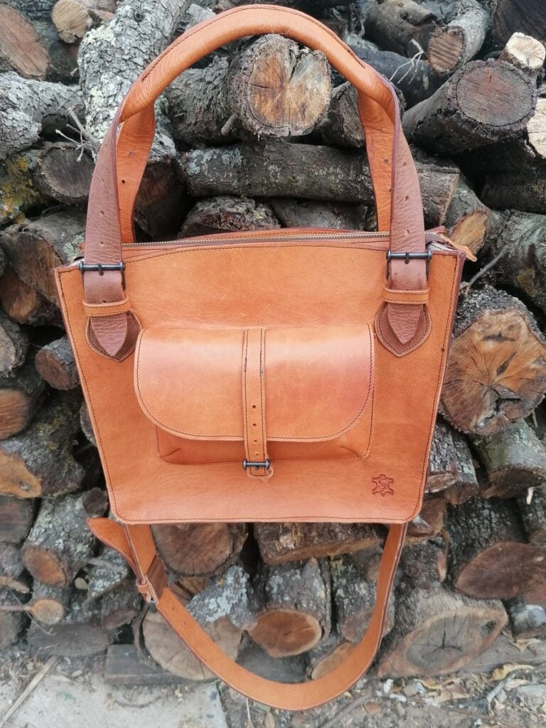 Bolso cuadrado tipo maletín